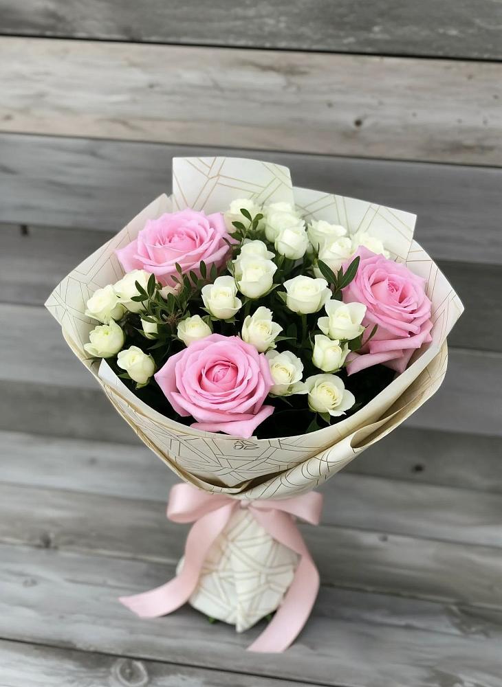 Букет цветов из: Розы в Полевой