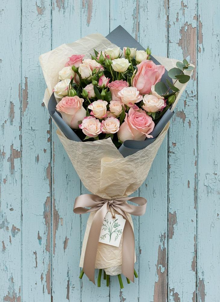 Букет цветов из: Розы в Полевой