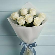 Букет 7 Белых роз Эдлесс Лав в Полевой