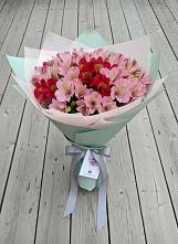 Букет цветов из:  Альстромерии в Полевой
