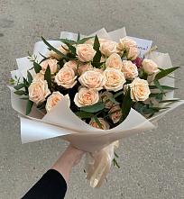 Букет Кремовые розы Латте в Полевой