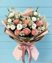 Букет цветов из:  Розы, Альстромерии и Лизиантусы в Полевой