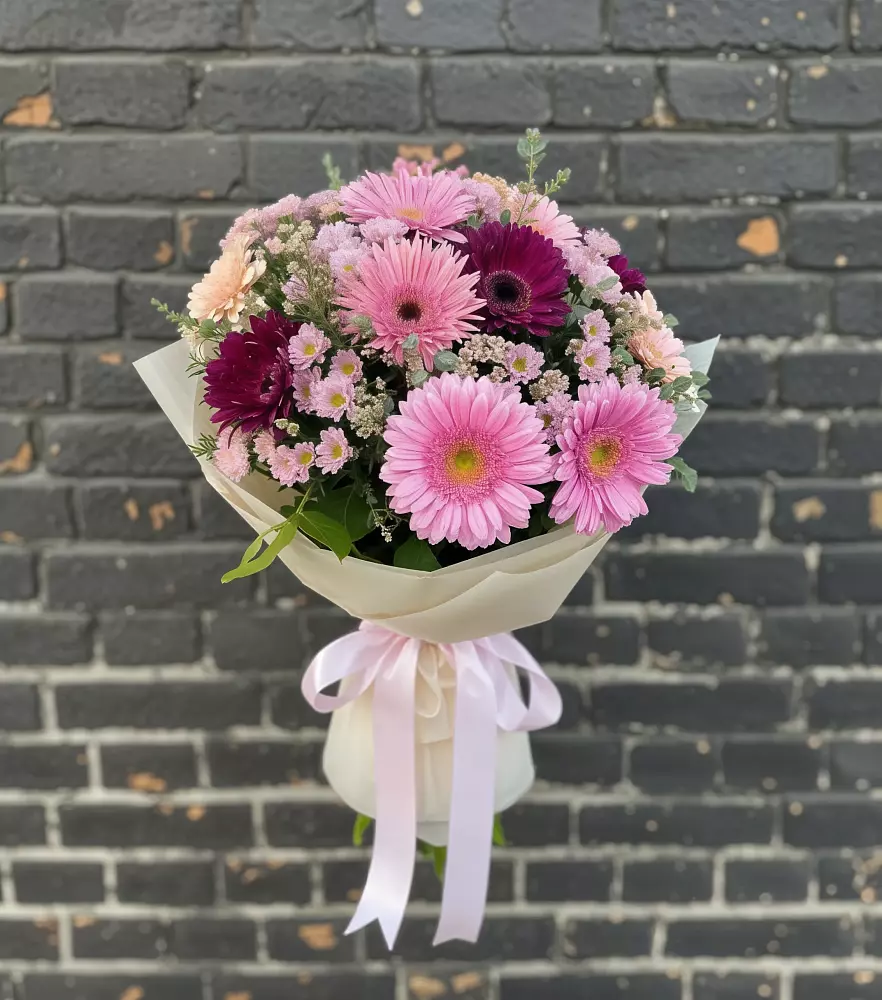 Букет цветов из: Герберы и Хризантемы в Полевой