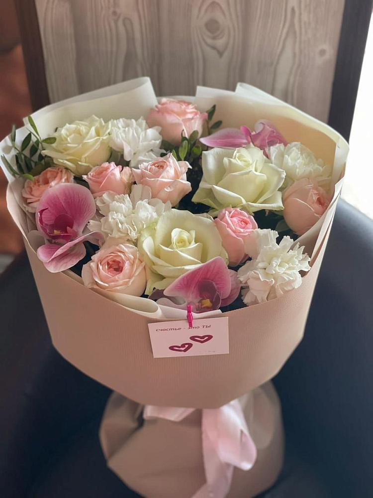 Букет цветов из: Орхидеи, Розы и Гвоздики в Полевой