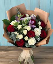 Букет цветов из:  Розы и Альстромерии в Полевой