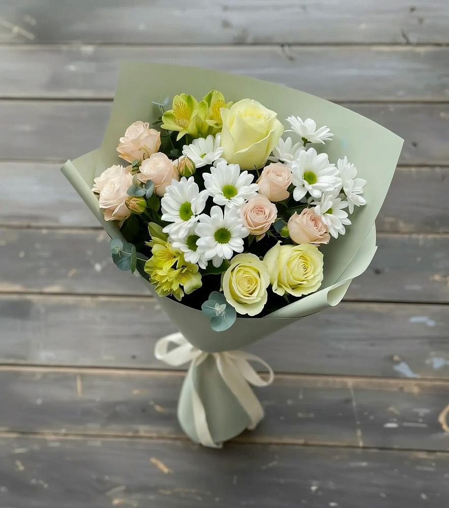 Букет цветов из: Альстромерии, Розы и Хризантемы в Полевой