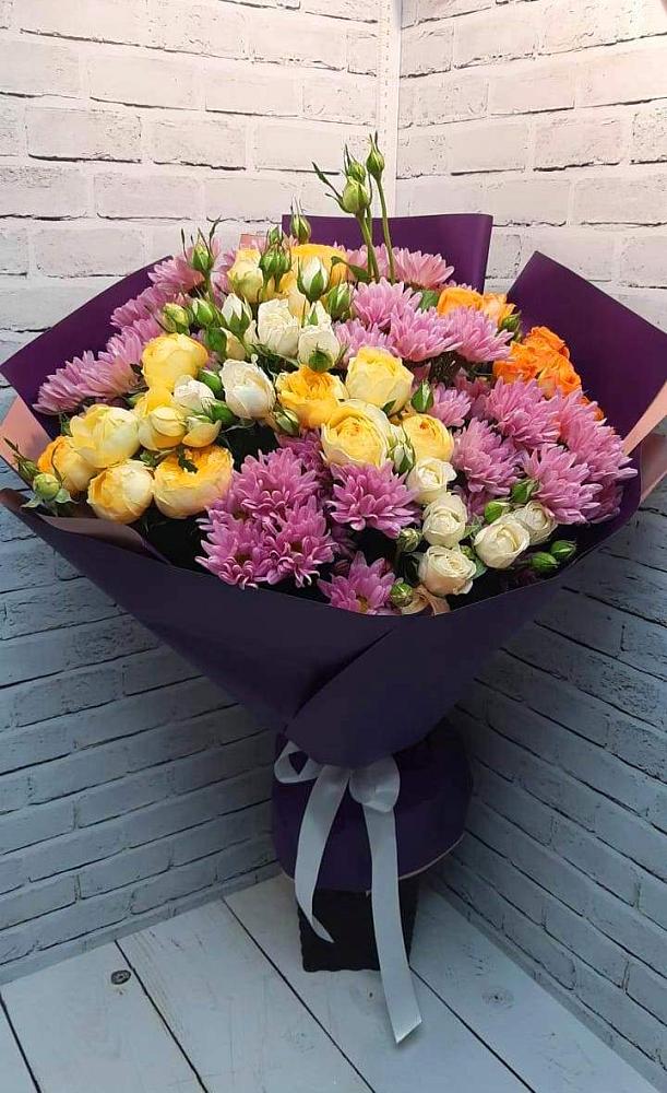 Букет цветов из: Хризантемы и Розы в Полевой
