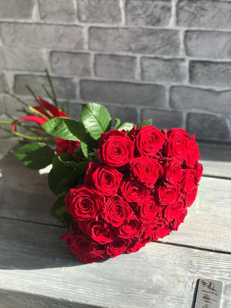 Букет Красные розы Фридом в Полевой
