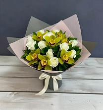 Букет цветов из:  Орхидеи и Розы в Полевой