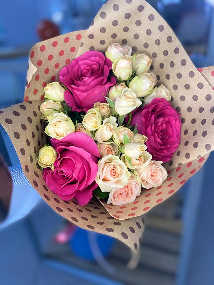 Букет цветов из: Розы в Полевой