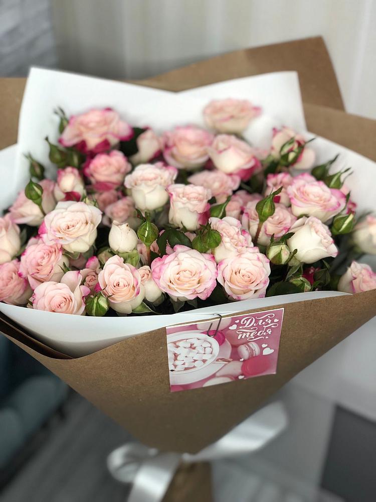 Букет цветов из: Розы в Полевой