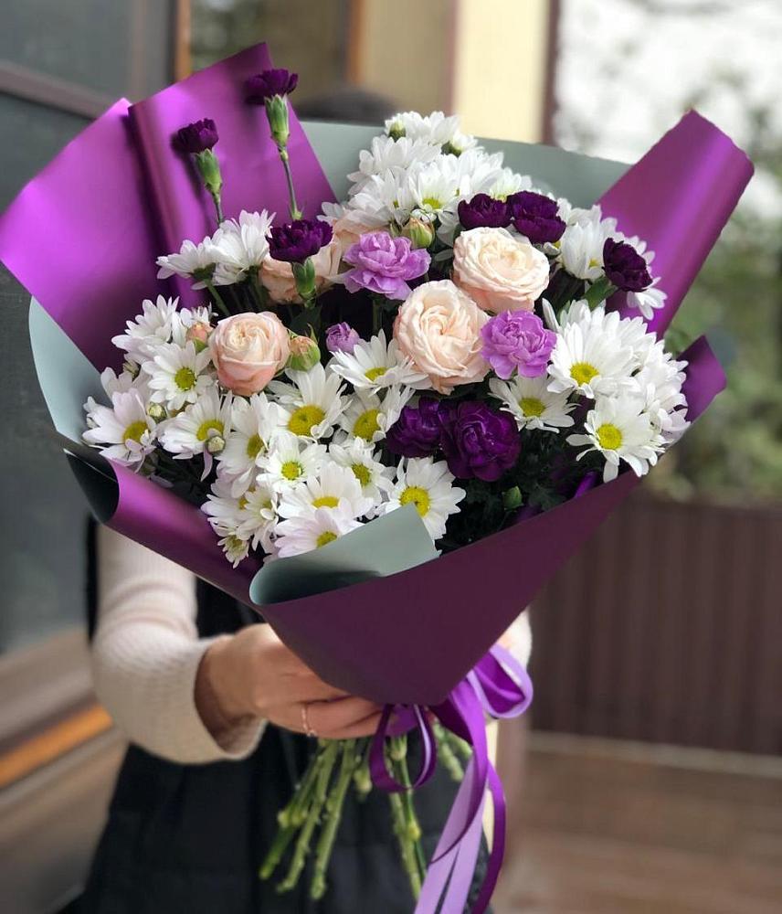 Букет цветов из: Хризантемы, Гвоздики и Розы в Полевой