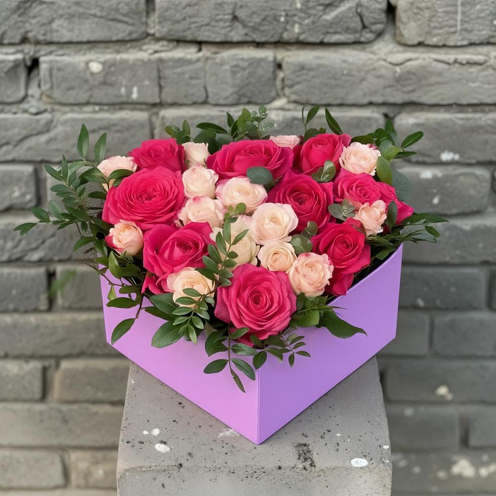 Цветочная композиция из Розы в коробке в Полевой