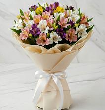 Букет цветов из:  Альстромерии в Полевой