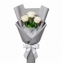 Букет 3 белые розы в Полевой