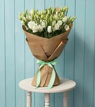 Букет цветов из:  Лизиантусы в Полевой