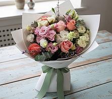 Букет цветов из:  Розы, Лизиантусы и Гвоздики #REPLACE_PRED# Полевой