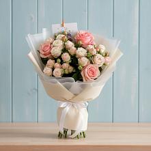 Букет цветов из:  Розы в Полевой