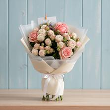Букет цветов из:  Розы в Полевой