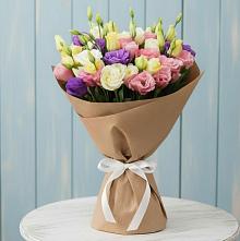 Букет цветов из:  Лизиантусы в Полевой