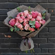 Букет цветов из:  Розы в Полевой